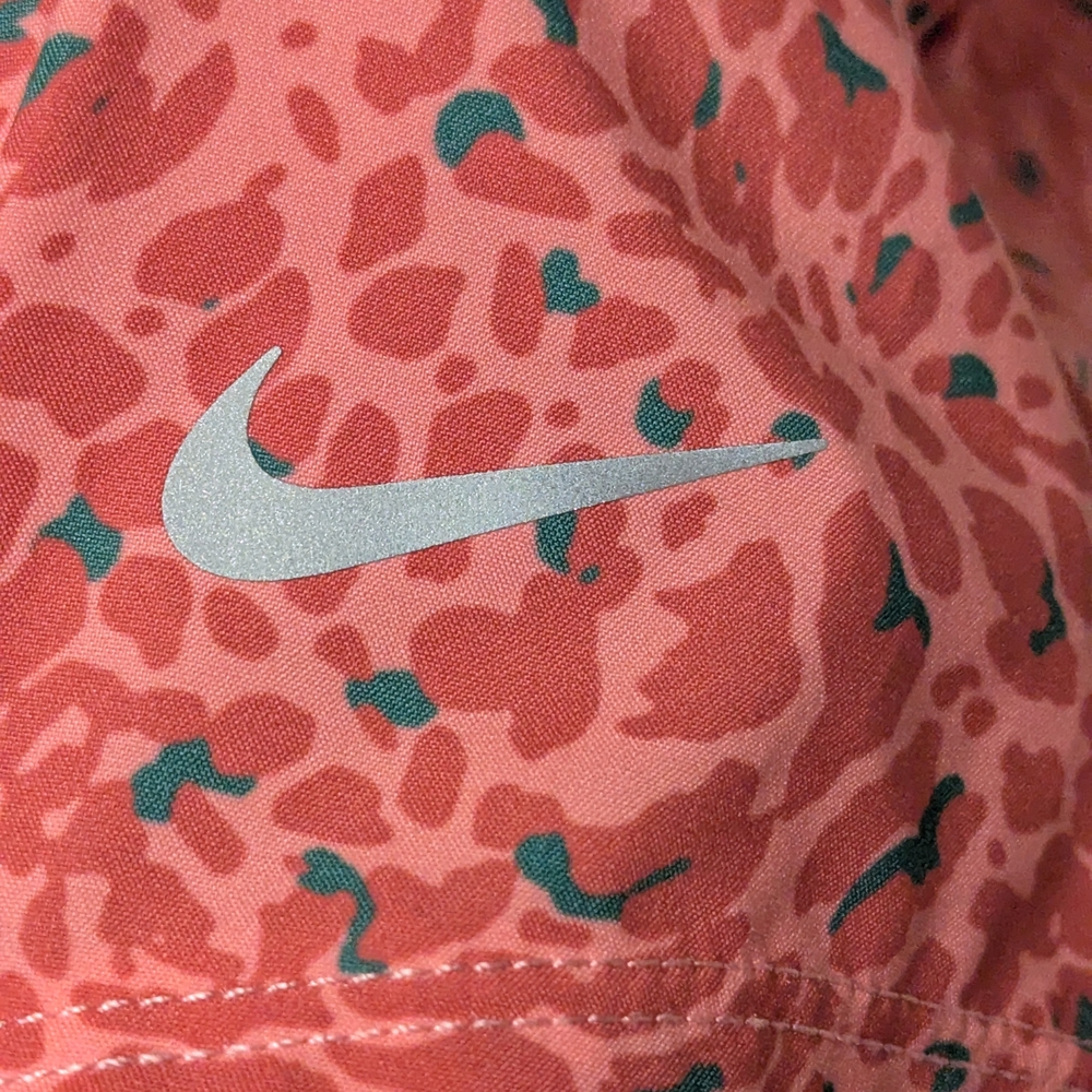 Nike Dri-FIT One 3” Mid-Rise Training Shorts Desert Coral Print Small NWT - Picture 3 of 10
